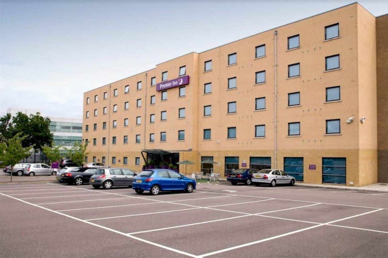 Premier Inn Stevenage Central Bagian luar foto