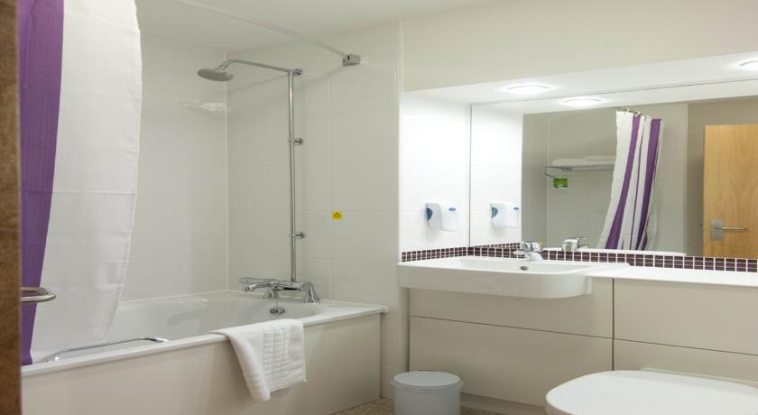 Premier Inn Stevenage Central Bagian luar foto