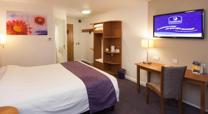 Premier Inn Stevenage Central Bagian luar foto