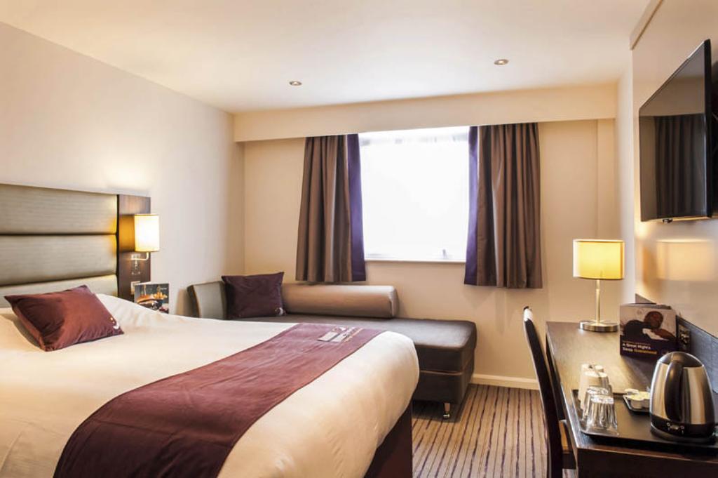 Premier Inn Stevenage Central Bagian luar foto