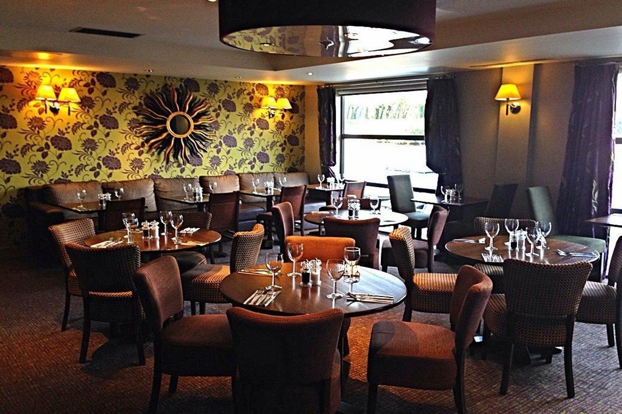 Premier Inn Stevenage Central Bagian luar foto