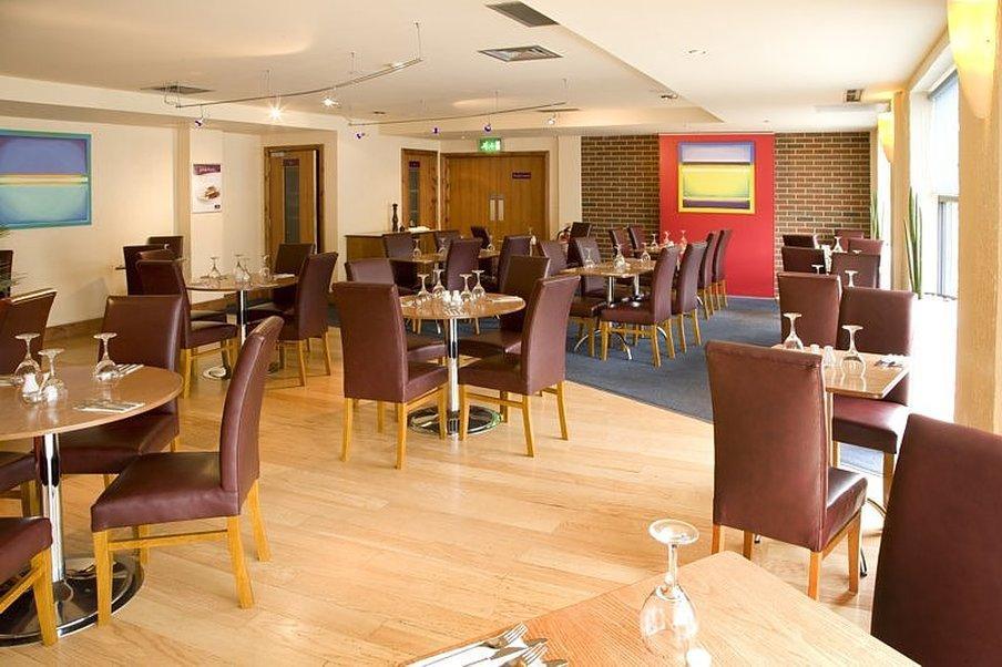 Premier Inn Stevenage Central Bagian luar foto