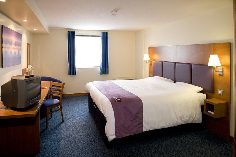 Premier Inn Stevenage Central Bagian luar foto