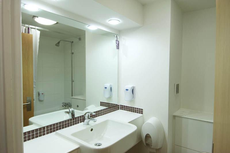 Premier Inn Stevenage Central Bagian luar foto